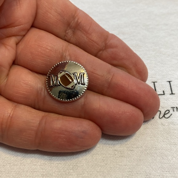 Magnolia and Vine “Football Mom” original size snap, new! Snap jewelry - Picture 2 of 3